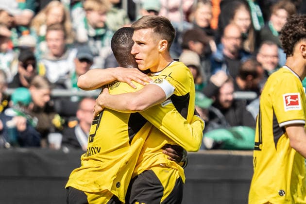 Germany Bundesliga 2025 2026 34 Matchday, SV Werder Bremen vs Borussia Dortmund Saturday, 16 05 2026 Weserstadion, Bremen Goal for 0 1 by Serhou Guirassy Borussia Dortmund, 9 Cheers Joy Emotions Goal celebration Nico Schlotterbeck Borussia Dortmund, 4 Copyright: xCelinaxLeiersx