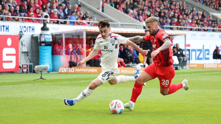 16 05 2026, xrekx, Fußball 1 Bundesliga, 1 FC Heidenheim FSV Mainz 05 v l Paul Nebel 1 FSV Mainz 05 Niklas Dorsch 1 FC Heidenheim 1846 Zweikampf, Aktion, action, battle for the ball DFL DFB REGULATIONS PROHIBIT ANY USE OF PHOTOGRAPHS as IMAGE SEQUENCES and or QUASI VIDEO Heidenheim
