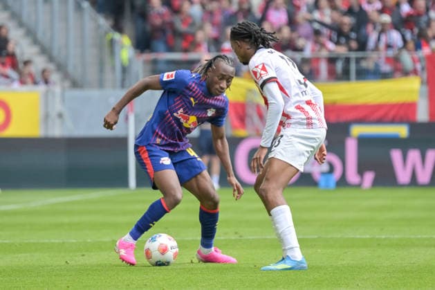 Yan Diomande RB Leipzig, 49 , Jordy Makengo SC Freiburg, 33 GER, SC Freiburg RB Leipzig, Football, Bundesliga, Matchday 34, Season 2025 2026, 16 05 2026 DFL DFB REGULATIONS PROHIBIT ANY USE OF PHOTOGRAPHS AS IMAGE SEQUENCES AND OR QUASI VIDEO GER, SC Freiburg RB Leipzig, Football, Bundesliga, Matchday 34, Season 2025 2026, 16 05 2026 Freiburg Copyright: xEibner-Pressefoto ThomasxHessx EP_THS