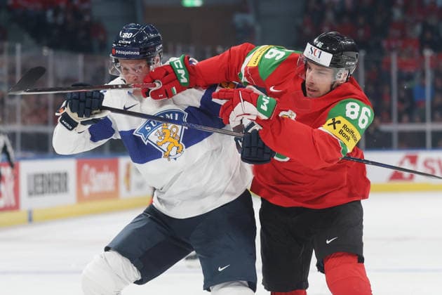 World Championship 2026 UNG FIN Saku Maeenalanen vs Balazs Sebok 16 05 2026 Swiss Life Arena Zuerich , SWITZERLAND, Ice Hockey Men IIHF World Championship Zurich 2026 Group A Hungary Finland Saku Maeenalanen li,FIN vs Balazs Sebok UNG