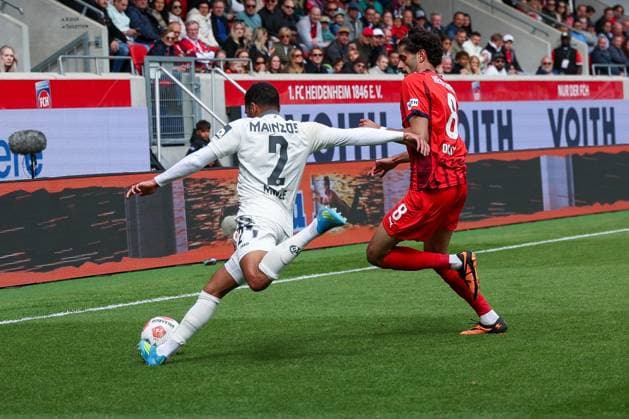 Phillipp Mwene 2 1 FSV Mainz 05 in action against Eren Dinkci 8 1FC Heidenheim 1846 , 1 FC Heidenheim vs 1 FSV Mainz 05, Fußball, Maenner, Bundesliga, DFL, Saison 2025 2026, 34 Spieltag, Rueckrunde, 16 05 2026 DFB regulations prohibit any use of photographs as image sequences and or quasi video Heidenheim Baden Wuerttemberg Germany Copyright: xkolbert-press MartinxAgüerax
