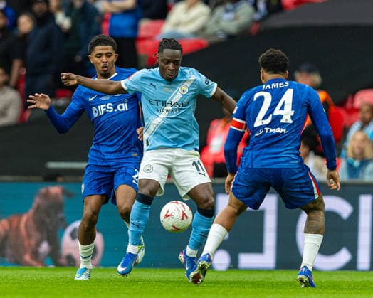 Football - FA Cup - Semi-Final - Chelsea FC v Manchester City FC LONDON, ENGLAND - Saturday, May 16, 2026: Manchester City s JÃ rÃ my Doku (R) is challenged by Chelsea s Wesley Fofana during the FA Cup Final between Chelsea FC and Manchester City FC at Wembley Stadium. (Photo by Ian Stephen Propaganda) LONDON Wembley Stadium GREATER LONDON ENGLAND  Copyright: xDavidxRawcliffex P2026-05-16-FA_Cup_Final-22