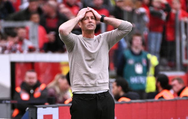 Football, Bundesliga, Germany, Men, Season 2025 2026, Matchday 34, BayArena Leverkusen Bayer Leverkusen Hamburger SV Head Coach Kasper Hjulmand LEV Disappointment, Frustration, Action