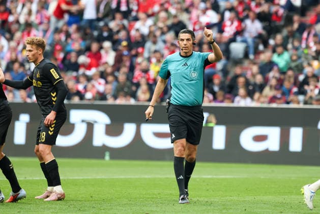 Referee Deniz Aytekin, GER, FC Bayern Muenchen vs 1 FC Koeln, Football, Bundesliga, Matchday 34, Season 2025 2026, 16 05 2026, DFL DFB REGULATIONS PROHIBIT ANY USE OF PHOTOGRAPHS as IMAGE SEQUENCES and or QUASI VIDEO, GER, FC Bayern Muenchen vs 1 FC Koeln, Football, Bundesliga, Matchday 34, Season 2025 2026, 16 05 2026 Muenchen Copyright: xEibner-Pressefoto JennixMaulx EP_JML