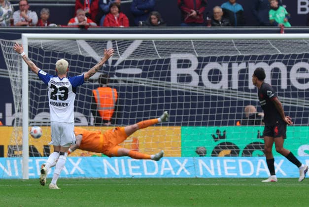 Jonas Meffert Hamburger SV 23 celebrates the goal to 0 1 by Fabio Vieira Hamburger SV 20 not in picture from l Jonas Meffert Hamburger SV 23 , Mark Flekken Bayer Leverkusen, 01 , Jarell Quansah Bayer Leverkusen, 04 GER, Bayer 04 Leverkusen vs Hamburger SV, Soccer, 1 Bundesliga , 34 Matchday, Season 2025 2026, 16 05 2026 DFL DFB REGULATIONS PROHIBIT ANY USE OF PHOTOGRAPHS as IMAGE SEQUENCES and or QUASI VIDEO GER, Bayer 04 Leverkusen vs Hamburger SV, Football, 1 Bundesliga , 34 Matchday, Season 2025 2026, 16 05 2026 Leverkusen Copyright: xEibner-Pressefotox xThomasxStoeckerx EP_TSR