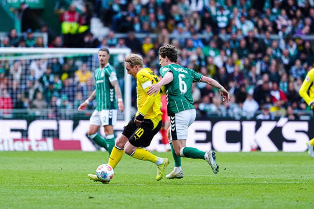 Julian Brandt Borussia Dortmund, 10 , Jens Stage SV Werder Bremen, 06 GER, SV Werder Bremen vs Borussia Dortmund, Football, Bundesliga, Matchday 30, Season 2025 2026, 16 05 2026 DFL REGULATIONS PROHIBIT ANY USE OF PHOTOGRAPHS AS IMAGE SEQUENCES AND OR QUASI VIDEO GER, SV Werder Bremen vs Borussia Dortmund, Football, Bundesliga, Matchday 30, Season 2025 2026, 16 05 2026 Bremen Copyright: xEibner-Pressefoto MarcelxvonxFehrnx EP_MFN