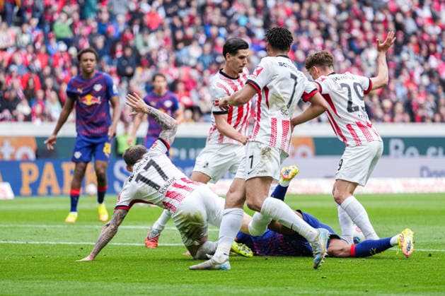 1 Bundesliga SC Freiburg vs RB Leipzig, 16 05 2026 Battle for the ball between Lukas Kübler SC Freiburg, 17 , Antonio Nusa RB Leipzig, 7 and Philipp Treu SC Freiburg, 29 1 Bundesliga SC Freiburg vs RB Leipzig, Europa Park Stadion, 16 05 2026 DFB DFL REGULATIONS PROHIBIT ANY USE OF PHOTOGRAPHS AS IMAGE SEQUENCES AND OR QUASI VIDEO Copyright: xBEAUTIFULxSPORTS Boscox