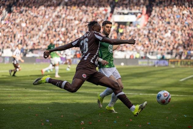 Soccer I Men I Season 2025 2026 I Bundesliga I FC St Pauli VfL Wolfsburg I 16 05 2026 Ricky Jade Jones 26, FC St Pauli in a duel Hamburg Millerntor Stadium Lower Saxony Germany Copyright: xLobeca CedricxSiefkerx