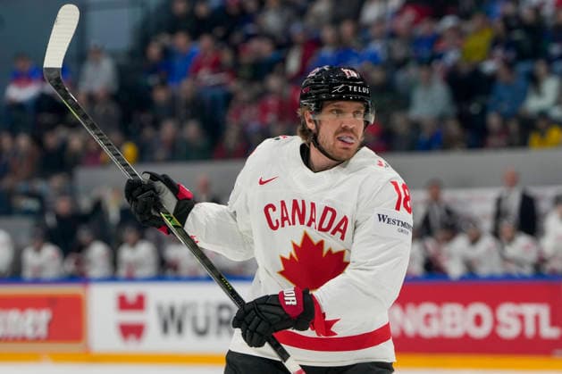 FRIBOURG, SWITZERLAND MAY 16 Robert Thomas of Canada in action during the 2026 IIHF Ice Hockey World Championship Switzerland game between Italy and Canada at BCF Arena on May 16, 2026 in Fribourg, Fribourg Fribourg BCF Arena Fribourg Switzerland Copyright: xJustPictures.ch JarixPestelaccix jp-en-EuSpIm-JP6_JAR_Italy_Canada_16May2026_00027