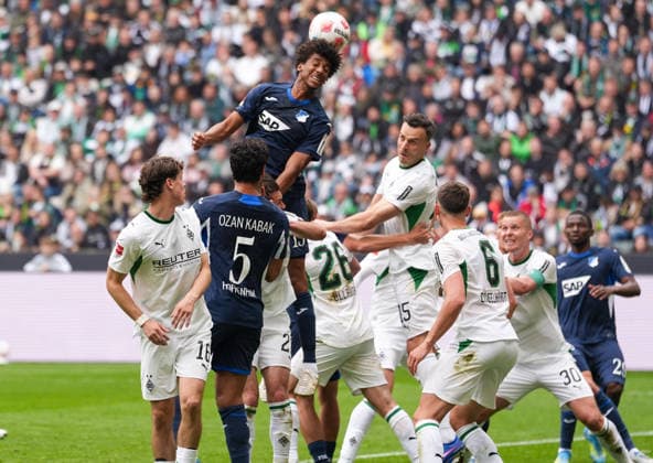 Bernardo (TSG Hoffenheim, 13) koepft den Ball Borussia Moenchengladbach vs TSG 1899 Hoffenheim, 1. Bundesliga, 34. Spieltag, Saison 2025 2026, Borussia-Park, Moenchengladbach, GER, 16.05.2026 DFL REGULATIONS PROHIBIT ANY USE OF PHOTOGRAPHS AS IMAGE SEQUENCES AND OR QUASI-VIDEO Foto: HMB Media Scott W. Coleman Moenchengladbach Borussia-Park Nordrhein-Westfalen GER Copyright: xScottxW.xColemanx