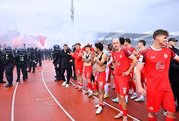 SSV Ulm 1846 Rot Weiss Essen FOR EDITORIAL PURPOSES ONLY EDITORIAL USE ONLY p Soccer 3 Liga 38 Matchday SSV Ulm 1846 Rot Weiss Essen on 15 05 2026 at the Donaustadion in Ulm Rot Weiss Essen plays the relegation to the 2 Bundesliga Germany Baden Württemberg Ulm Copyright ThorstenxTillmann Copyright: ThorstenxTillmann doc85vetno3xc9bjalsqcp ,EDITORIAL USE ONLY Copyright: ThorstenxTillmann