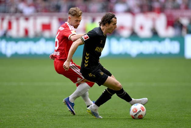 Soccer 1 Bundesliga Season 2025 2026 34 Matchday FC Bayern Muenchen 1 FC Koeln 16 05 2026 Joshua Kimmich left, FC Bayern Muenchen vs Jakub Kaminski right, 1 FC Koeln