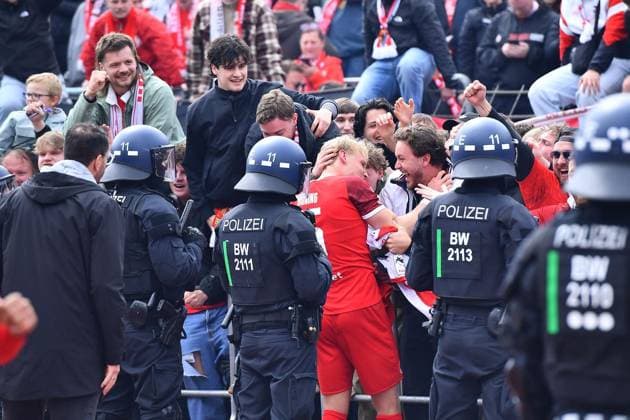 SSV Ulm 1846 Rot Weiss Essen FOR EDITORIAL PURPOSES ONLY EDITORIAL USE ONLY p Soccer 3 Liga 38 Matchday SSV Ulm 1846 Rot Weiss Essen on 15 05 2026 at the Donaustadion in Ulm Rot Weiss Essen plays the relegation to the 2 Bundesliga Germany Baden Württemberg Ulm Copyright ThorstenxTillmann Copyright: ThorstenxTillmann doc85vetsejf0z3qabcqcg ,EDITORIAL USE ONLY Copyright: ThorstenxTillmann