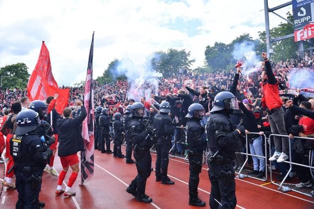 SSV Ulm 1846 Rot Weiss Essen FOR EDITORIAL PURPOSES ONLY EDITORIAL USE ONLY p Soccer 3 Liga 38 Matchday SSV Ulm 1846 Rot Weiss Essen on 15 05 2026 at the Donaustadion in Ulm Rot Weiss Essen plays the relegation to the 2 Bundesliga Germany Baden Württemberg Ulm Copyright ThorstenxTillmann Copyright: ThorstenxTillmann doc85vetqjm277xn7h7h79 ,EDITORIAL USE ONLY Copyright: ThorstenxTillmann
