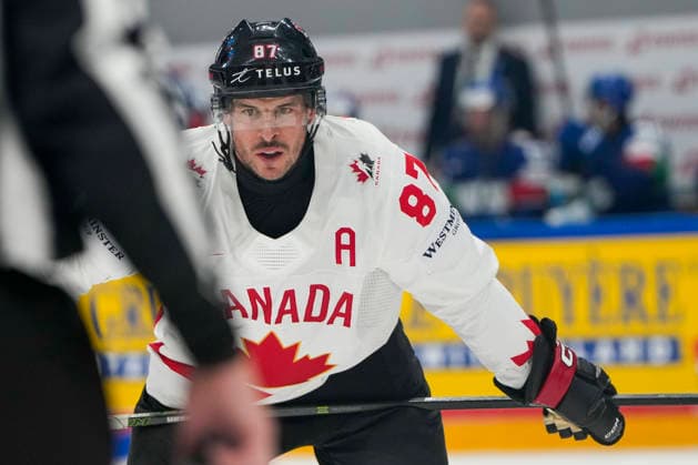 FRIBOURG, SWITZERLAND MAY 16 Sidney Crosby of Canada during the 2026 IIHF Ice Hockey World Championship Switzerland game between Italy and Canada at BCF Arena on May 16, 2026 in Fribourg, Fribourg Fribourg BCF Arena Fribourg Switzerland Copyright: xJustPictures.ch JarixPestelaccix jp-en-EuSpIm-JP6_JAR_Italy_Canada_16May2026_00047