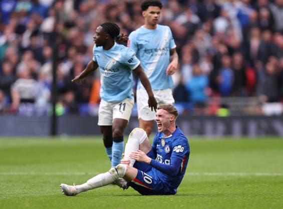 London, England, 16th May 2026. Cole Palmer of Chelsea complains after a tackle by Jeremy Doku of Manchester City during the Chelsea vs Manchester City FA Cup Final match at Wembley Stadium, London. Picture credit should read: David Klein Sportimage EDITORIAL USE ONLY. No use with unauthorised audio, video, data, fixture lists, club league logos or live services. Online in-match use limited to 120 images, no video emulation. No use in betting, games or single club league player publications. SPI_054_DK_Chelsea_Manchester_City SPI-4803-0055