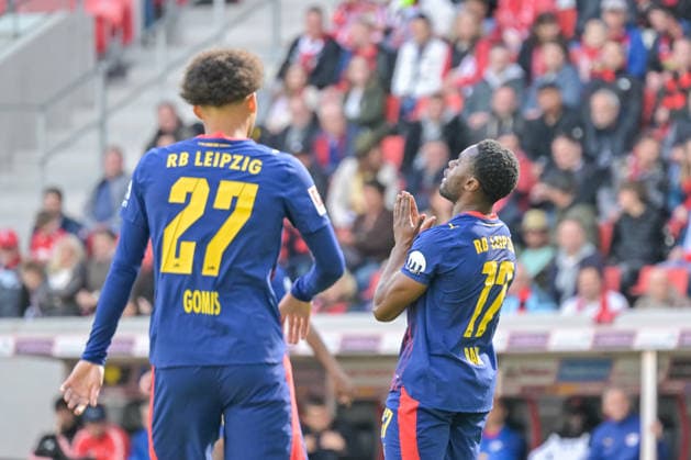 Tidiam Diadie Stephan Gomis RB Leipzig, 27 , Bote Ridle Nzuzi Baku RB Leipzig, 17 with emotion GER, SC Freiburg RB Leipzig, Football, Bundesliga, Matchday 34, Season 2025 2026, 16 05 2026 DFL DFB REGULATIONS PROHIBIT ANY USE OF PHOTOGRAPHS AS IMAGE SEQUENCES AND OR QUASI VIDEO GER, SC Freiburg RB Leipzig, Football, Bundesliga, Matchday 34, Season 2025 2026, 16 05 2026 Freiburg Copyright: xEibner-Pressefoto ThomasxHessx EP_THS