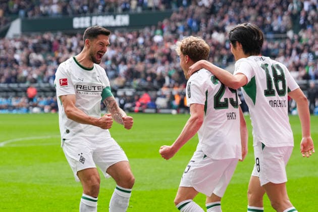 16 05 2026, xydrx, Men, Soccer, 1 Bundesliga, Borussia Mönchengladbach TSG 1899 Hoffenheim, Saison 2025 2026, Borussia Park Goal celebration after the goal to 4 0 for Borussia Mönchengladbach by scorer Robin Hack Borussia Mönchengladbach, 25 together with Tim Kleindienst Borussia Mönchengladbach, 11 and Shuto Machino Borussia Mönchengladbach, 18 DFB regulations prohibit any use of photographs as image sequences and or quasi video Copyright: HMBxMedia YannisxDreimann