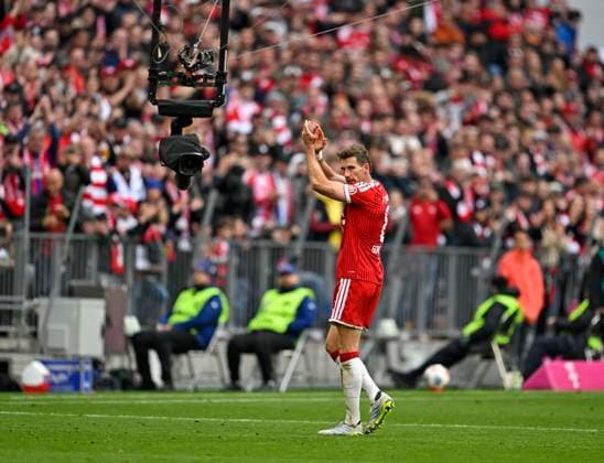 16 05 2026, Fußball Bundesliga 2025 2026, 34 Spieltag, FC Bayern München 1 FC Köln, in der Allianz Arena München, Leon Goretzka FC Bayern München walks out of the match DFL and DFB regulations prohibit any use of photographs as image sequences and or quasi video