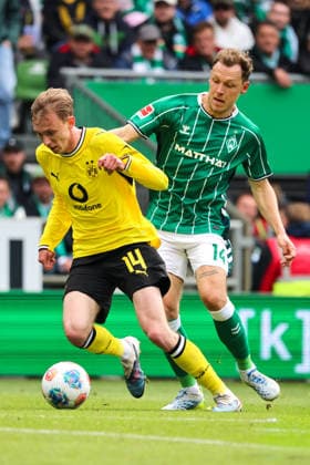 Bremen, Germany 16 May 2026 34 Matchday 1 Bundesliga Werder Bremen vs Borussia Dortmund Pictured from left in duel Maximilian Beier BVB and Senne Lynen Werder Bremen DFL regulations prohibit any use of photographs as image sequences and or quasi video Copyright: HMBxMedia MadeleinexFantini