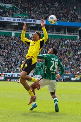 Bremen, Germany 16 May 2026 34 Matchday 1 Bundesliga Werder Bremen vs Borussia Dortmund Pictured from left in a duel Felix Nmecha BVB and Salim Musah Werder Bremen DFL regulations prohibit any use of photographs as image sequences and or quasi video Copyright: HMBxMedia MadeleinexFantini