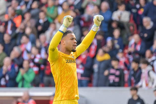 Noah Atubolu SC Freiburg, 01 cheers after the end of the match GER, SC Freiburg RB Leipzig, Football, Bundesliga, Matchday 34, Season 2025 2026, 16 05 2026 DFL DFB REGULATIONS PROHIBIT ANY USE OF PHOTOGRAPHS AS IMAGE SEQUENCES AND OR QUASI VIDEO GER, SC Freiburg RB Leipzig, Football, Bundesliga, Matchday 34, Season 2025 2026, 16 05 2026 Freiburg Copyright: xEibner-Pressefoto ThomasxHessx EP_THS