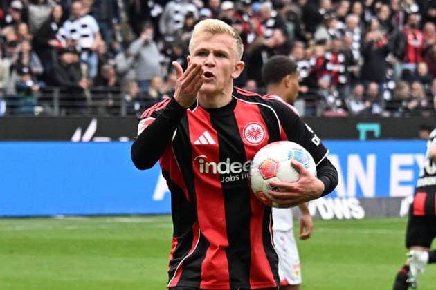 16 05 2026, xsltx, Fussball 1 Bundesliga, Eintracht Frankfurt VfB Stuttgart v l Torjubel nach dem Tor zum celebrating the goal celebrate 1 2 durch Jonathan Jonny Burkardt Eintracht Frankfurt DFL DFB REGULATIONS PROHIBIT ANY USE OF PHOTOGRAPHS as IMAGE SEQUENCES and or QUASI VIDEO Frankfurt am Main