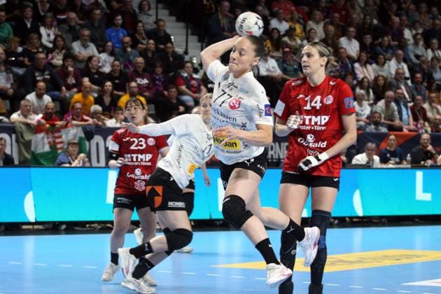 handball, ehf european league, 1 2 finale, thuringer - viborg NICOLAS GOISQUE MAXPPP - 16-5-2026, 15h00, handball, ehf european league, 1 2 finale, thuringer hc - viborg hk, jana mittun trouve une solution de tir devant anika niederwieser  Copyright: xMAXPPPxNICOLASxGOISQUEx GSQ202605166133 GSQ202605166133