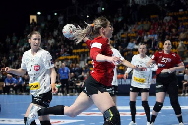 handball, ehf european league, 1 2 finale, thuringer - viborg NICOLAS GOISQUE MAXPPP - 16-5-2026, 15h00, handball, ehf european league, 1 2 finale, thuringer hc - viborg hk, la capitaine de thuringer nathalie hendrikse tire depuis son aile  Copyright: xMAXPPPxNICOLASxGOISQUEx GSQ202605166142 GSQ202605166142