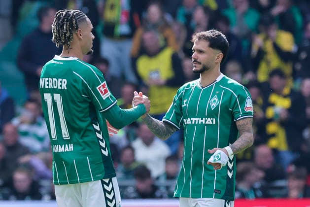 Justin Njinmah Werder Bremen and Leonardo Bittencourt Werder Bremen shake hands, Bundesliga, SV Werder Bremen v Borussia Dortmund, Weserstadion, May 16, 2026 in Bremen, Germany Photo by Marco Steinbrenner DeFodi Images Justin Njinmah Werder Bremen and Leonardo Bittencourt Werder Bremen shake hands, Bundesliga, SV Werder Bremen v Borussia Dortmund, Weserstadion, May 16, 2026 in Bremen, Germany Photo by Marco Steinbrenner DeFodi Images DFL regulations prohibit any use of photographs as image sequences and or quasi video