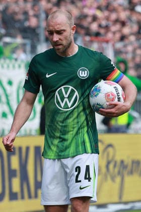 Soccer 1 Bundesliga 34 Matchday FC St Pauli VfL Wolfsburg on 16 05 2026 at Millerntor Stadion in Hamburg Christian Eriksen Wolfsburg DFL regulations prohibit any use of photographs as image sequences and or quasi video xJRx