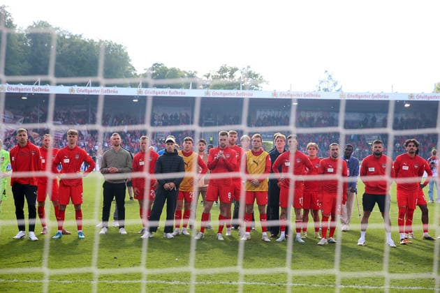 16 05 2026, xrekx, Fussball 1 Bundesliga, 1 FC Heidenheim FSV Mainz 05 v l FC Heidenheim thanks the fans, the player thanks the fans for their support Patrick Mainka 1 FC Heidenheim 1846 DFL DFB REGULATIONS PROHIBIT ANY USE OF PHOTOGRAPHS as IMAGE SEQUENCES and or QUASI VIDEO Heidenheim