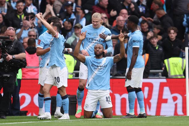 FA-Cup-Finale 2026 16. Mai 2026, Wembley Emirates FA-Cup-Finale Chelsea gegen Manchester City Antoine Semenyo von Manchester City feiert auf den Knien, nachdem er den Führungstreffer erzielt hat Foto Charlotte Wilson Offside London UK  Copyright: xCharlottexWilsonx xOffsidexOffside