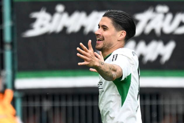 Kevin Diks Moenchengladbach 4 cheers after scoring 3 0 16 05 2026 ¢ Football ¢ Borussia Moenchengladbach vs TSG Hoffenheim, Borussia Park, Moenchengladbach, DFB DFL REGULATIONS PROHIBIT ANY USE OF PHOTOGRAPHS AS IMAGE SEQUENCES AND OR QUASI VIDEO Copyright: xpepphotox xHorstxMauelshagenx pep00321, pep_20260516_hm_358612
