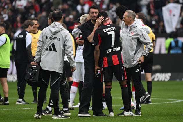 16 05 2026, xjhx, Fussball 1 Bundesliga, Eintracht Frankfurt VfB Stuttgart v l Trainer Albert Riera Eintracht Frankfurt Ansgar Knauff Eintracht Frankfurt DFL DFB REGULATIONS PROHIBIT ANY USE OF PHOTOGRAPHS as IMAGE SEQUENCES and or QUASI VIDEO Frankfurt am Main