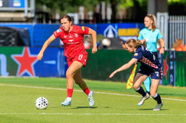 2026-05-16 FC Twente Vrouwen v PSV Vrouwen - Eurojackpot KNVB Beker Vrouwen Finale ROTTERDAM, NETHERLANDS - MAY 16: Alieke Tuin of FC Twente, Sara Thrige of PSV during the Eurojackpot KNVB Beker Vrouwen Finale match between FC Twente Vrouwen and PSV Vrouwen at Het Kasteel on May 16, 2026 in Rotterdam, Netherlands. Rotterdam Het Kasteel Netherlands Content not available for redistribution in The Netherlands directly or indirectly through any third parties. Copyright: xMarcelxvanxPlateringenx