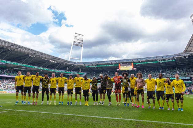 16 05 2026, Matchday 34 in Bundesliga 1, SV Werder Bremen Borussia Dortmund The BVB players thank the fans for their support Bremen Weserstadion Bremen Germany xRHR PHOTO DEx Copyright: DennisxEwert RHR-FOTOx RHR-FOTO DE