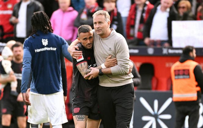 Football, Bundesliga, Germany, Men, Season 2025 2026, Matchday 34, BayArena Leverkusen Bayer Leverkusen Hamburger SV 1 1 Head coach Kasper Hjulmand LEV and Aleix Garcia LEV after the match Disappointment, frustration, action