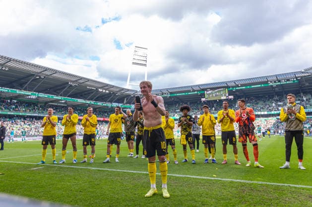 16 05 2026, Matchday 34 in Bundesliga 1, SV Werder Bremen Borussia Dortmund Julian Brandt Borussia Dortmund thanks and says goodbye to the fans Bremen Weserstadion Bremen Germany xRHR PHOTO DEx Copyright: DennisxEwert RHR-FOTOx RHR-FOTO DE