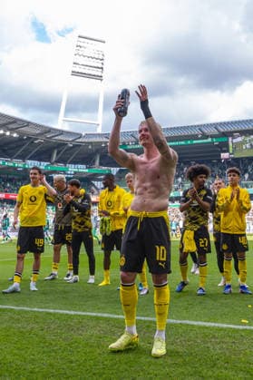 16 05 2026, Matchday 34 in Bundesliga 1, SV Werder Bremen Borussia Dortmund Julian Brandt Borussia Dortmund thanks and says goodbye to the fans Bremen Weserstadion Bremen Germany xRHR PHOTO DEx Copyright: DennisxEwert RHR-FOTOx RHR-FOTO DE