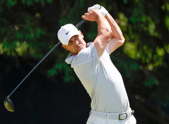 Brooks Koepka.tees off on the 4th hole during the third round of the 2026 PGA, Golf Herren Championship at Aronimink Golf Club in Newtown Square, Pennsylvania, on Saturday, May 16, 2026.  PHI20260516805 LAURENCExKESTERSON