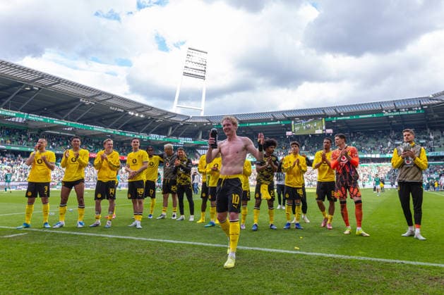 16 05 2026, Matchday 34 in Bundesliga 1, SV Werder Bremen Borussia Dortmund Julian Brandt Borussia Dortmund thanks and says goodbye to the fans Bremen Weserstadion Bremen Germany xRHR PHOTO DEx Copyright: DennisxEwert RHR-FOTOx RHR-FOTO DE