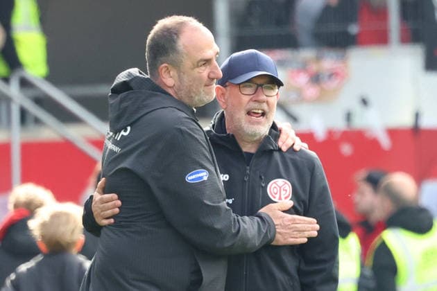 16 05 2026, xrekx, Fußball 1 Bundesliga, 1 FC Heidenheim FSV Mainz 05 v l Spielende Frank Schmidt Trainer 1 FC Heidenheim 1846 Urs Fischer Trainer 1 FSV Mainz 05 DFL DFB REGULATIONS PROHIBIT ANY USE OF PHOTOGRAPHS as IMAGE SEQUENCES and or QUASI VIDEO Heidenheim