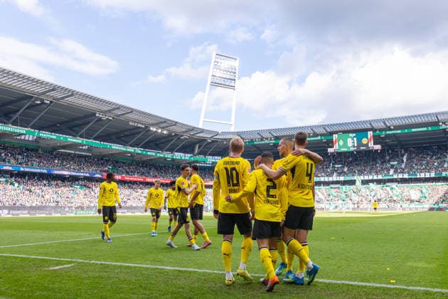 16 05 2026, Matchday 34 in Bundesliga 1, SV Werder Bremen Borussia Dortmund BVB players celebrate the 0 2 goal by Yan Couto Borussia Dortmund Bremen Weserstadion Bremen Germany xRHR PHOTO DEx Copyright: DennisxEwert RHR-FOTOx RHR-FOTO DE