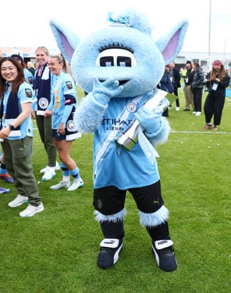 London, , 16th May 2026. The Manchester City mascot celebrate with the WSL trophy after the West Ham United Women vs Manchester City Women Barclays Women s Super League match at Chigwell Construction Stadium, London. Picture credit should read: Paul Terry Sportimage EDITORIAL USE ONLY. No use with unauthorised audio, video, data, fixture lists, club league logos or live services. Online in-match use limited to 120 images, no video emulation. No use in betting, games or single club league player publications. SPI_049_PT_West_Ham_W_Man_City_W SPI-4804-0049