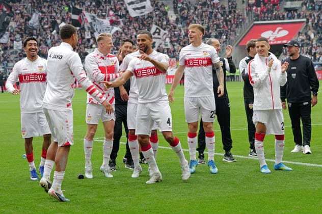 16 05 2026, xovx, Fußball Fußball Bundesliga, Eintracht Frankfurt VfB Stuttgart VfB Stuttgart players cheer after the 2 2 in Frankfurt DFL DFB REGULATIONS PROHIBIT ANY USE OF PHOTOGRAPHS as IMAGE SEQUENCES and or QUASI VIDEO emspor Frankfurt