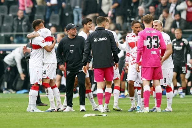 16 05 2026, xovx, Fußball Fußball Bundesliga, Eintracht Frankfurt VfB Stuttgart VfB Stuttgart players cheer after the 2 2 in Frankfurt DFL DFB REGULATIONS PROHIBIT ANY USE OF PHOTOGRAPHS as IMAGE SEQUENCES and or QUASI VIDEO emspor Frankfurt