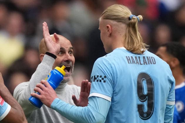 Chelsea v Manchester City FA Cup Final, Football, Wembley Stadium, London, UK - 16 May 2026 Pep Guardiola manager of Manchester City gives instructions to Erling Haaland of Manchester City during a break in play. London Wembley Stadium London UK, UK NEWSPAPERS OUT Copyright: xSeanxRyanx