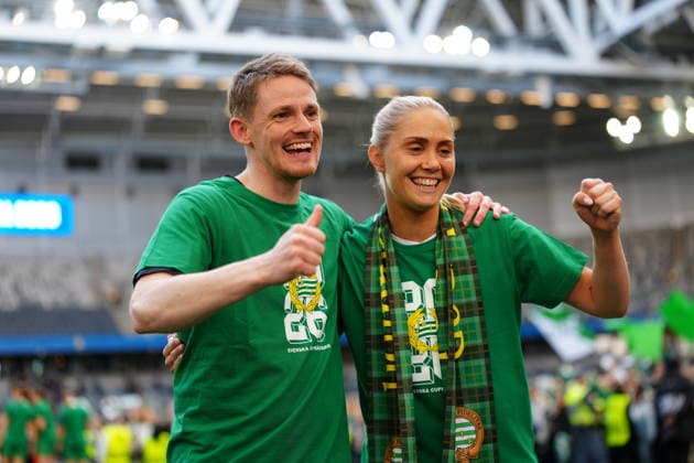 STOCKHOLM, SWEDEN 20260516 Hammarby coach William Strömberg celebrates the victory in Saturday s final match in the Swedish Cup between Hammarby IF and BK Häcken FF at 3Arena STOCKHOLM SWEDEN x10658x  Copyright: xMagnusxLejhall TTx SWEDISH CUP FINAL HAMMARBY HOCKEY