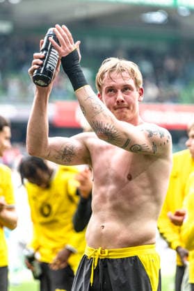 Germany Bundesliga 2025 2026 Matchday 34, SV Werder Bremen vs Borussia Dortmund Saturday, 16 05 2026 Weserstadion, Bremen Julian Brandt Borussia Dortmund, 10 emotional farewell in front of the fans Copyright: xCelinaxLeiersx